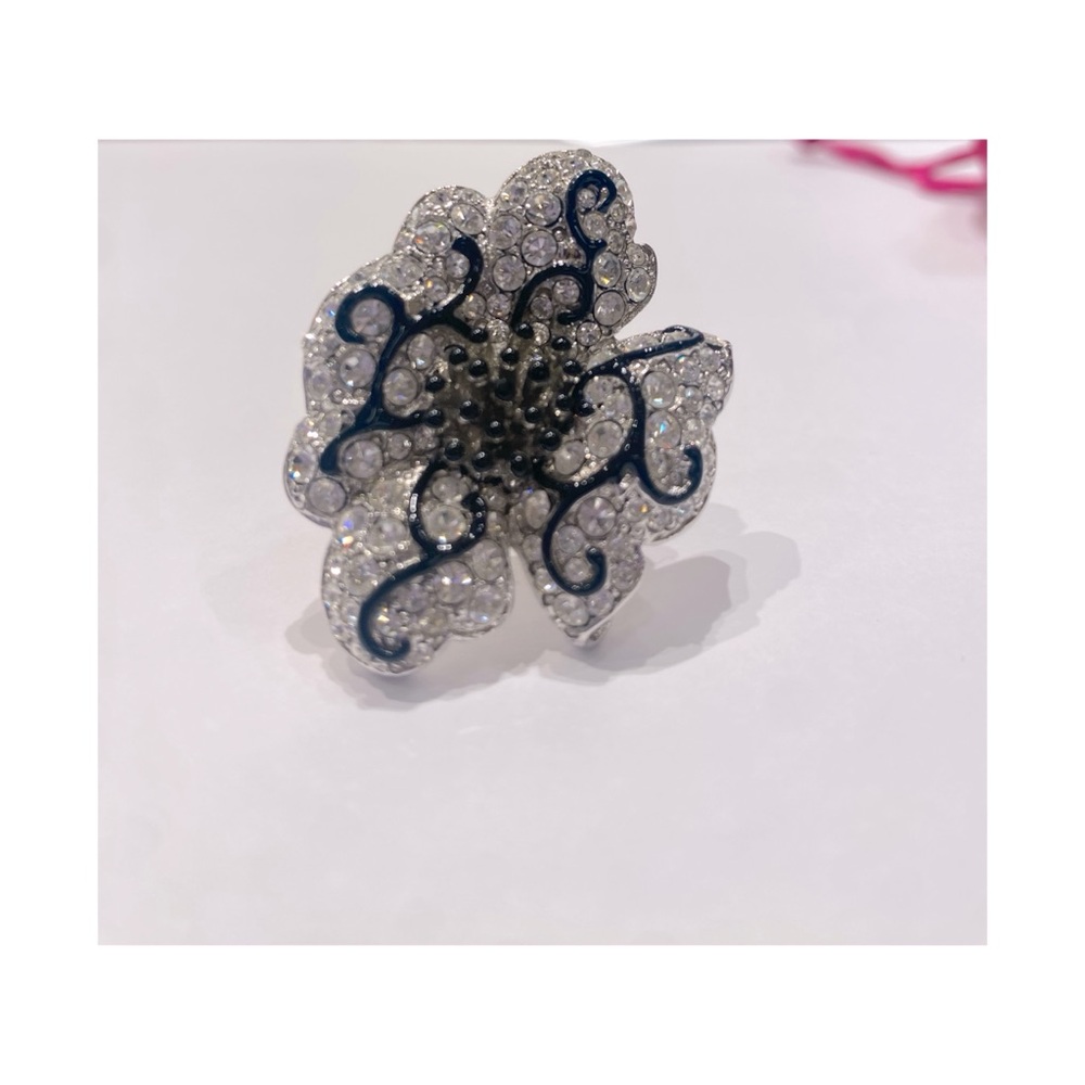 KJL Kenneth Jay Lane crystal and enamel flower 🌸 ring!